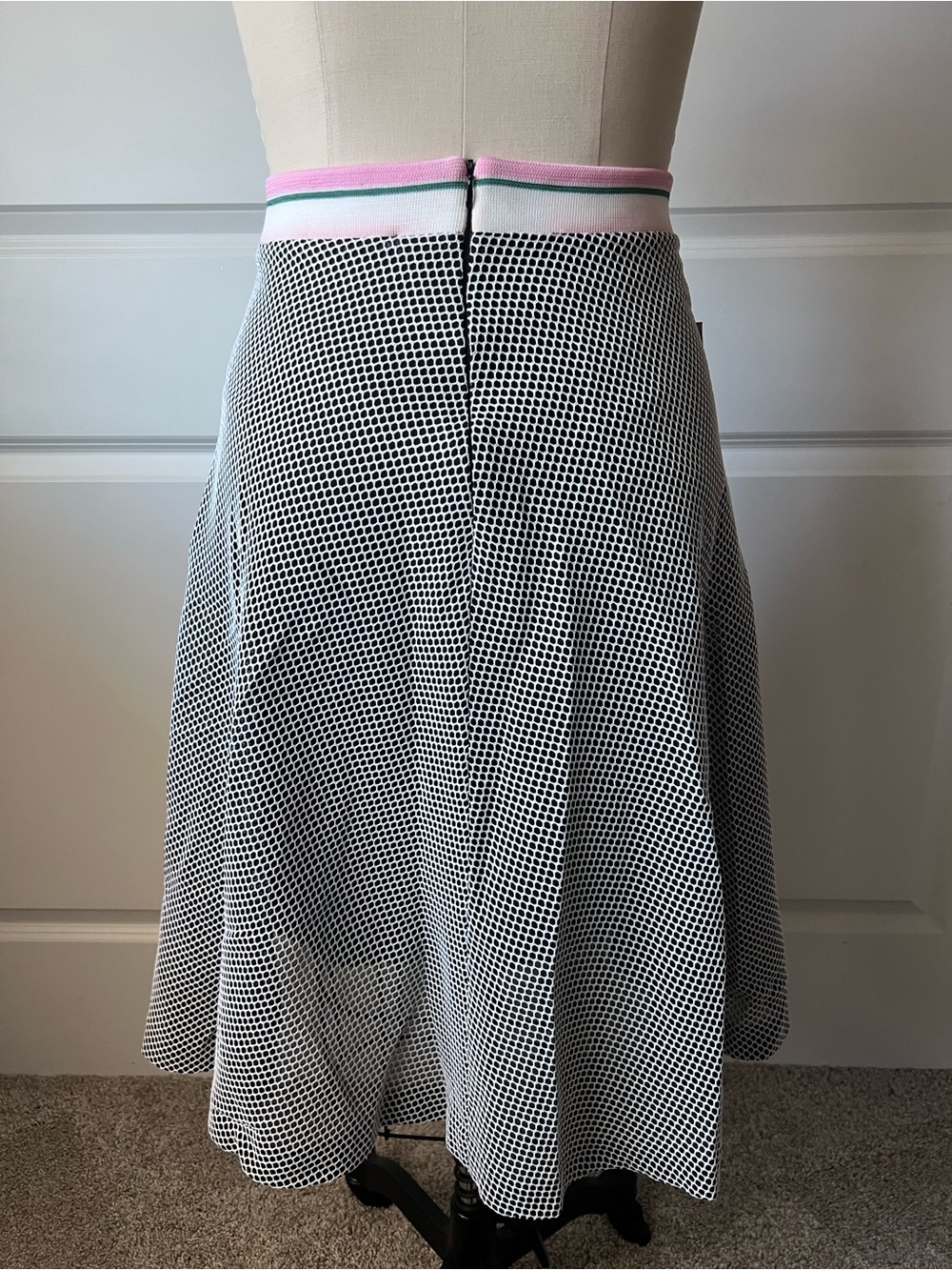 & Other Stories Black-and-White Mesh A-Line Skirt with Pink Trim - Picture 2 of 5